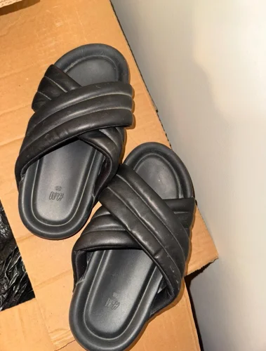 H&M Flats