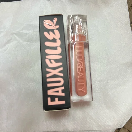 Huda Beauty Lips