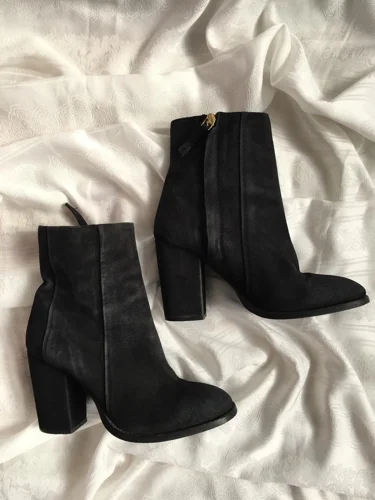 H&M بوت