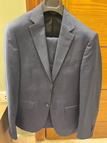 Tie house Suits