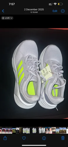 adidas Sneakers