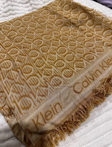 Calvin Klein إيشاربات وشالات
