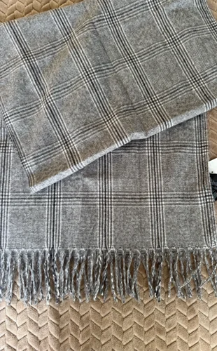 H&M Scarves & Shawls