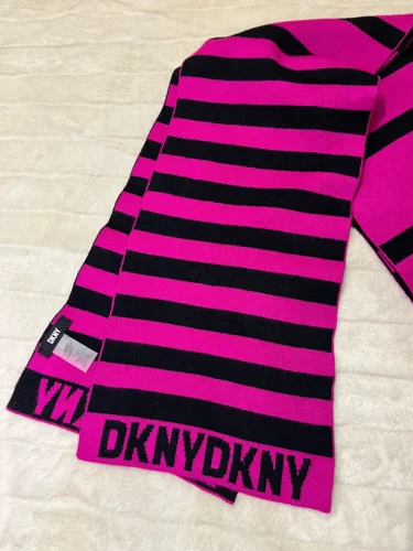DKNY إيشاربات وشالات