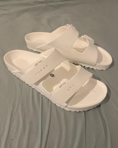 Birkenstock صنادل
