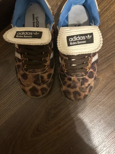 adidas Flats