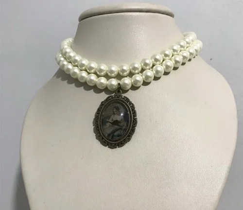 Local Necklaces