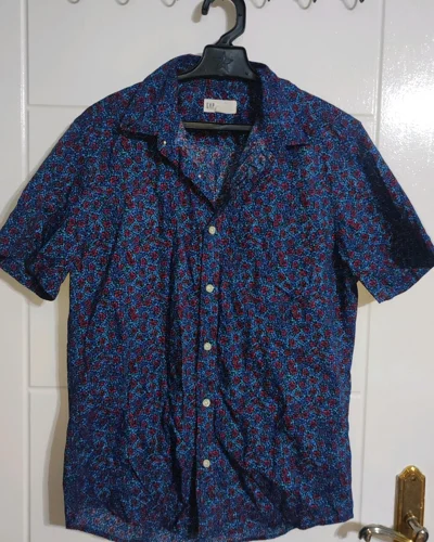 GAP Shirts