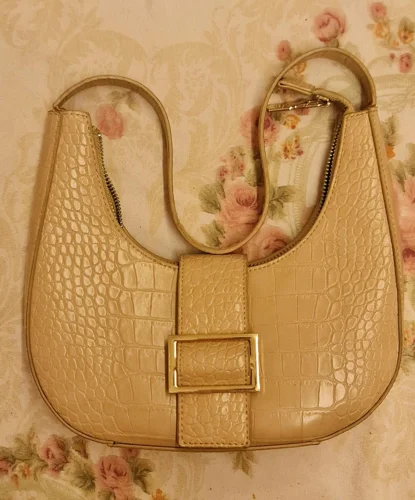 deja vu Shoulder Bags