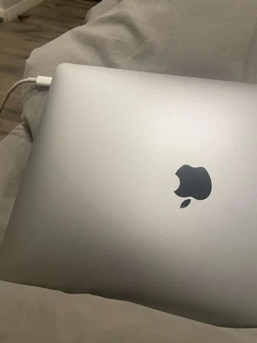 Apple Computers & Tablets