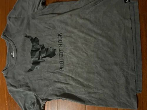 Under Armour T-shirts
