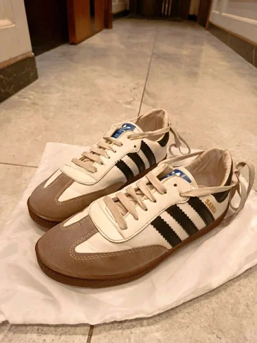 adidas Flats