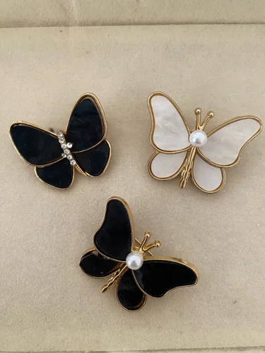 Local Brooches & Pins