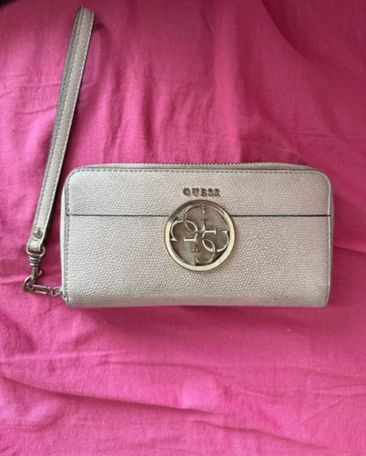 GUESS Wallets & Cardholders