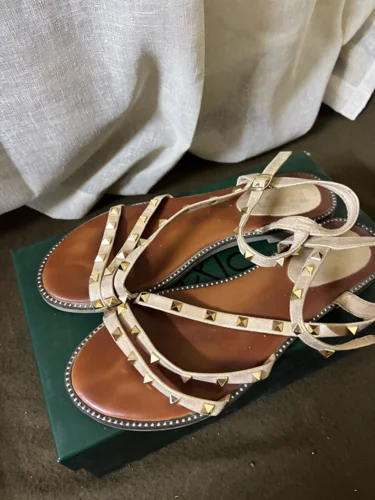 deja vu Sandals