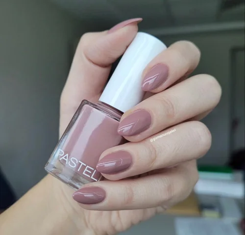 Pastel Nails