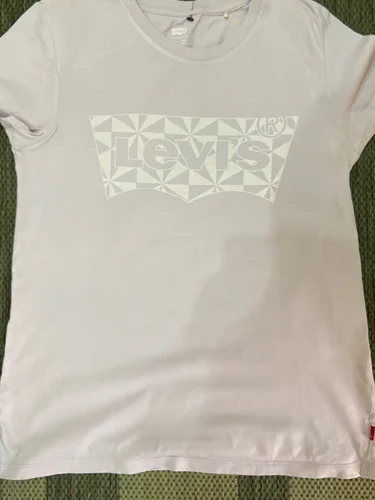 Levi's T-shirts
