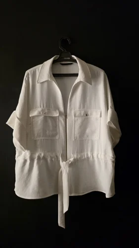 Zara بلوزات
