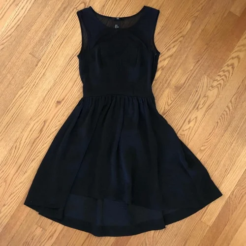 H&M فساتين قصيرة