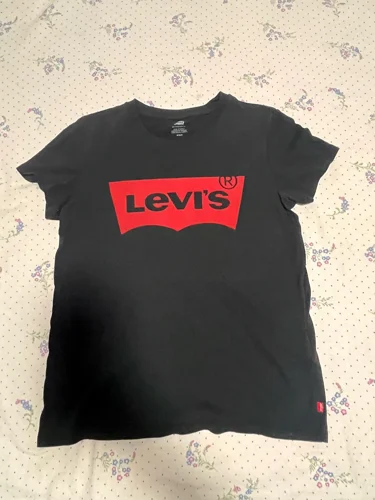 Levi's T-shirts