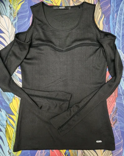 GUESS أكمام طويلة