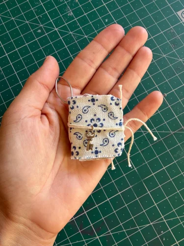 Brooches & Pins
