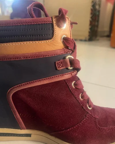 Tommy Hilfiger بوت