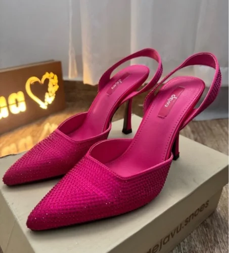 deja vu Pumps