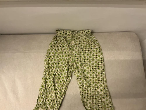 Zara Girls بناطيل وجيبات