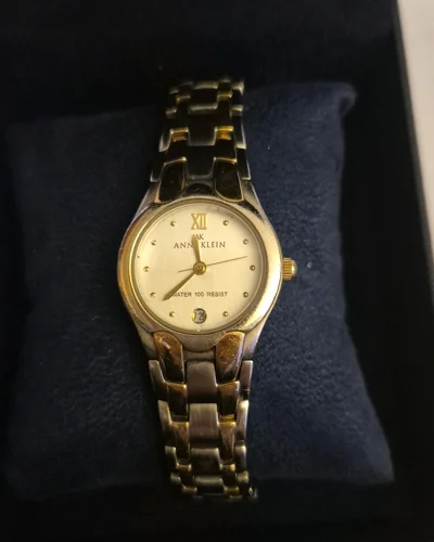 Anne Klein ساعات