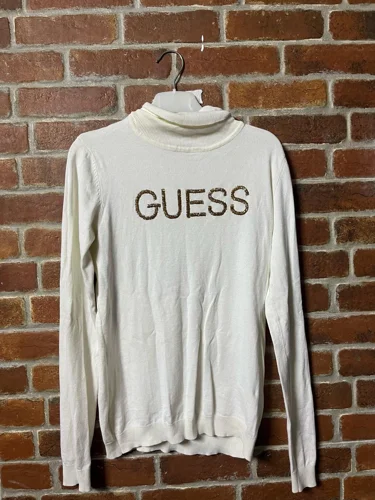 GUESS Sweaters & Pullovers