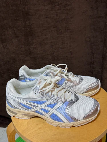 Asics Sneakers