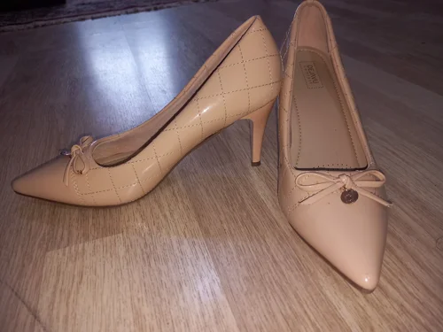 deja vu Pumps