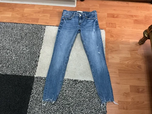Zara جينز