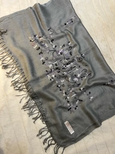 Pashmina إيشاربات وشالات