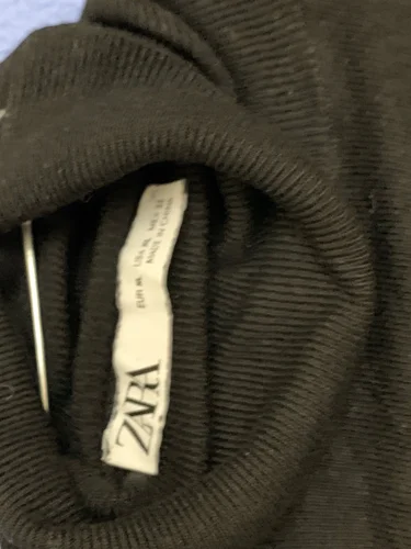 Zara Sweaters & Pullovers