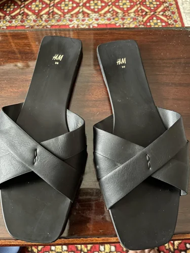 H&M Flats