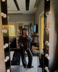 @loumiiswrdrobe